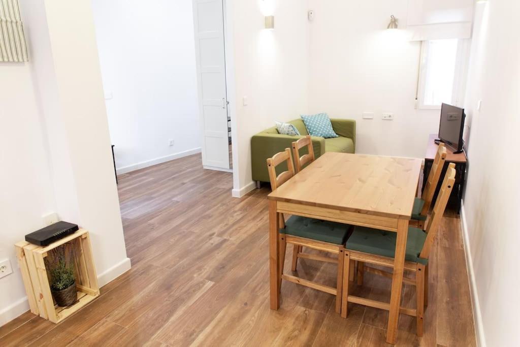 Encantador Apartamento Reformado En Tetuan By Bebalmy Madrid Buitenkant foto